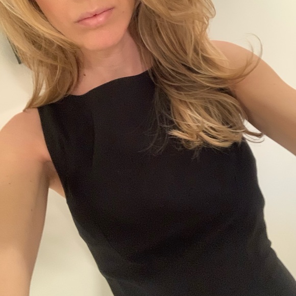 H&M little black dress with a white back twist - Picture 5 of 9